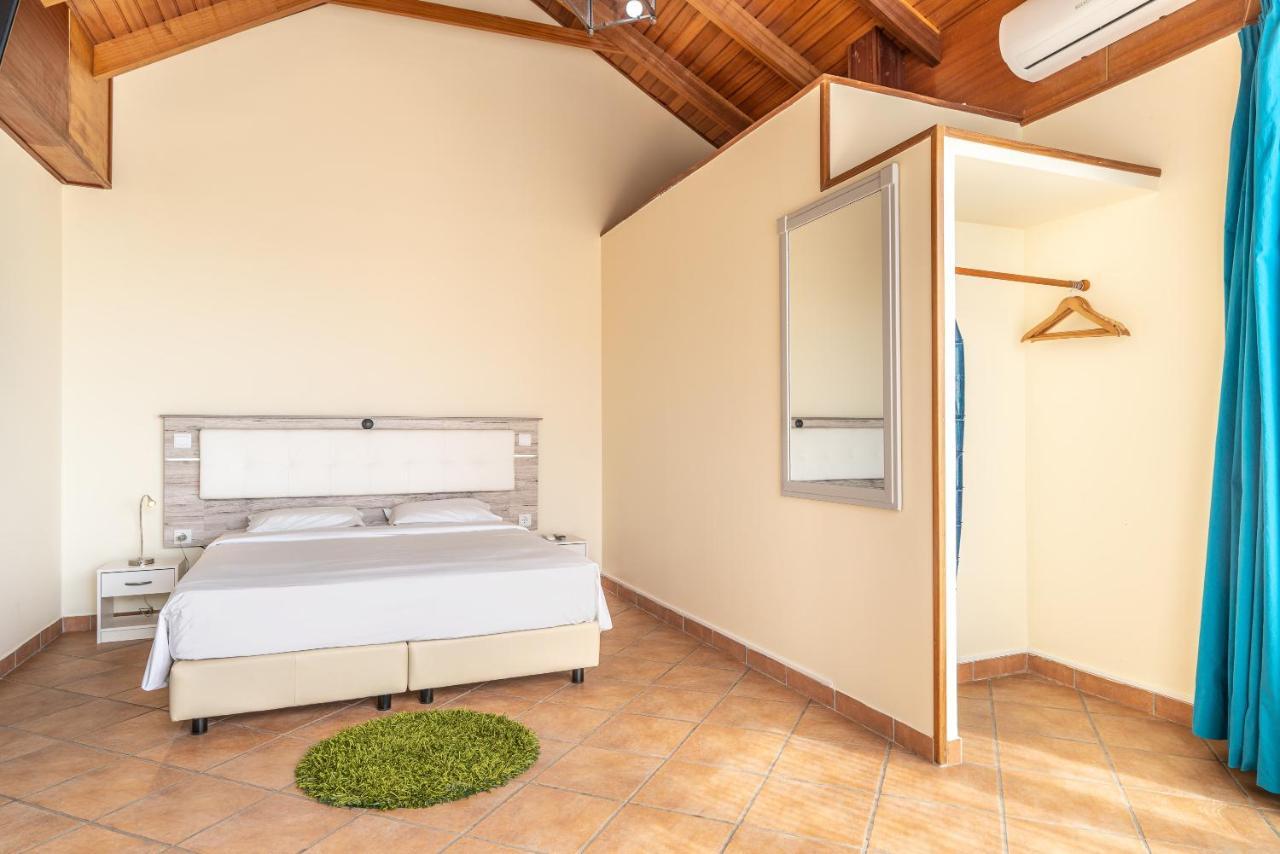 Double or Twin Room Partial Sea View