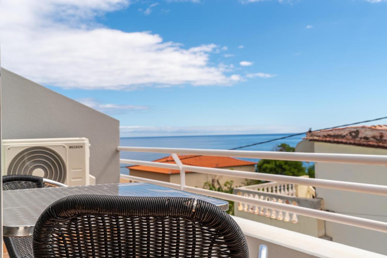Double or Twin Room Partial Sea View