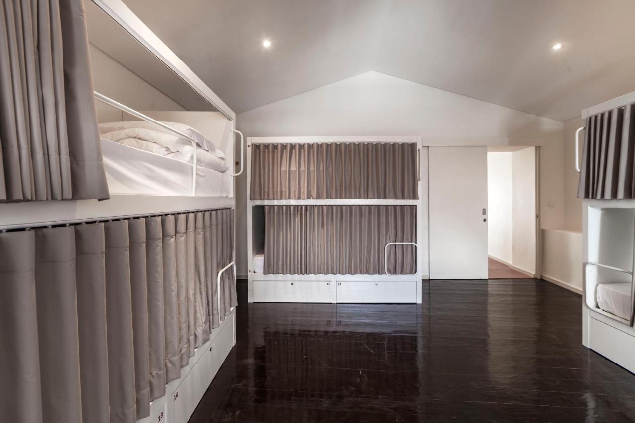 Cama em Dormitório Feminino com 6 Camas