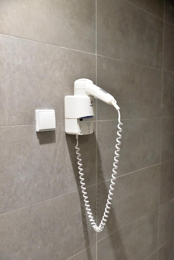 Quarto Familiar com Casa de Banho Partilhada
