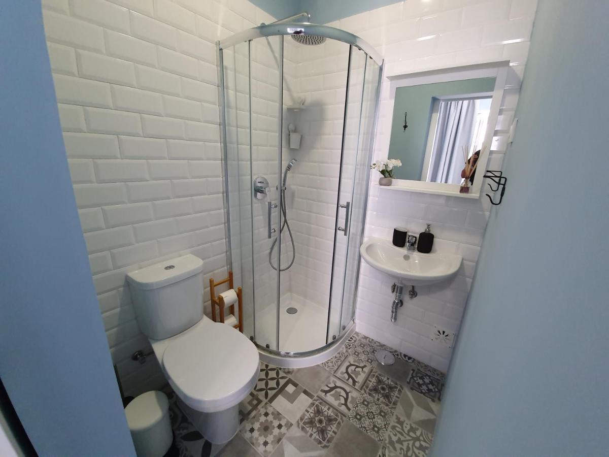Single Room with Private Bathroom