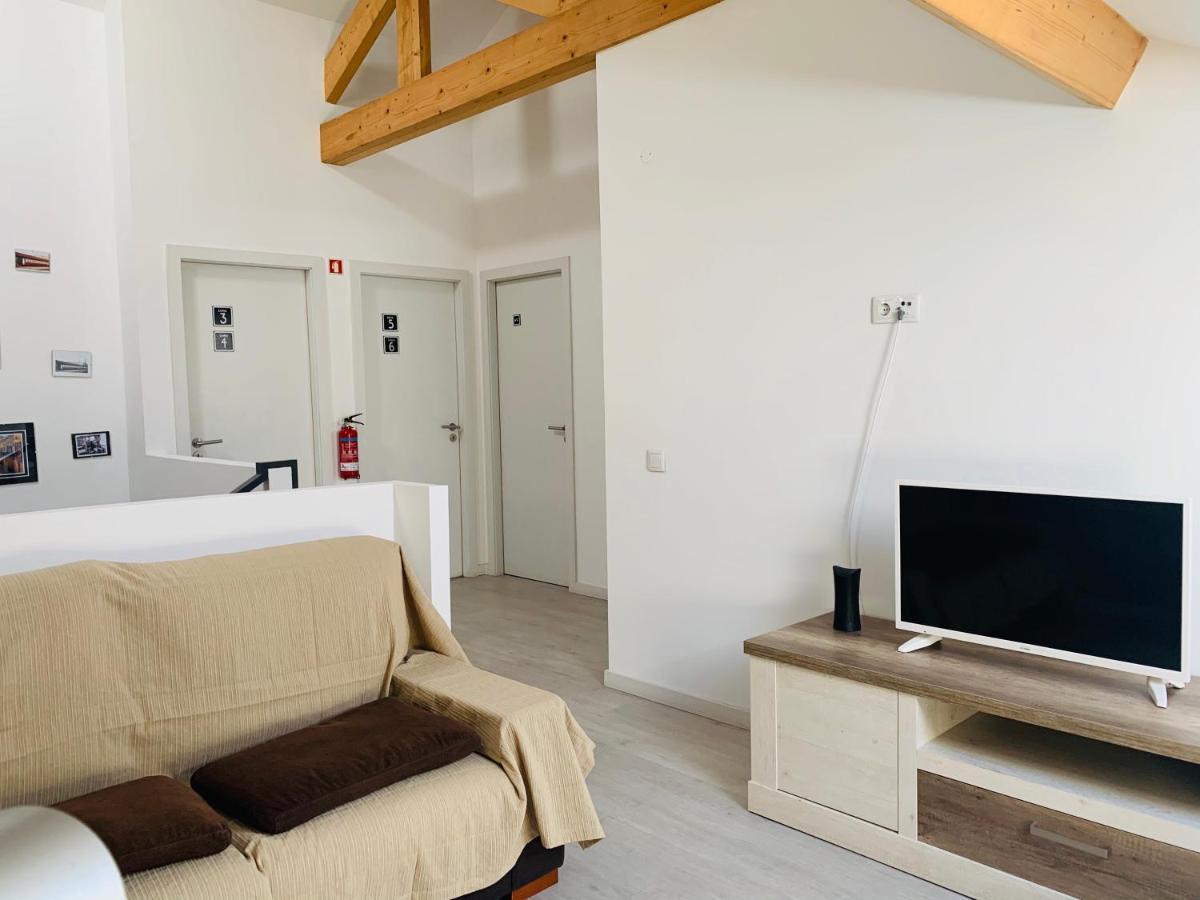 Quarto Duplo com Casa de Banho Partilhada