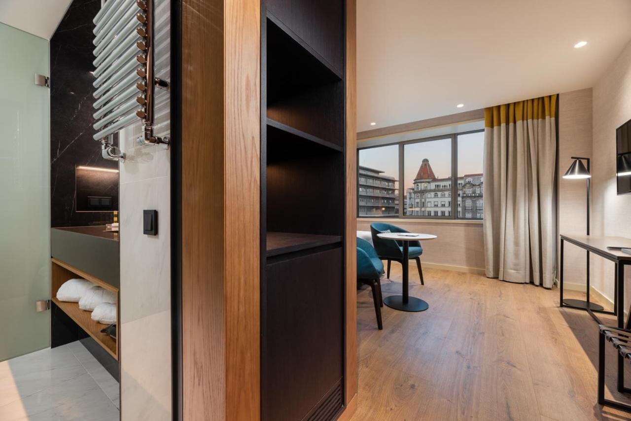 Habitación Doble Deluxe con acceso al spa y vistas a la avenida Dos Aliados