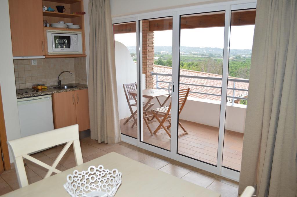 One-Bedroom Apartment with Pool View (2 Adults + 2 Children)