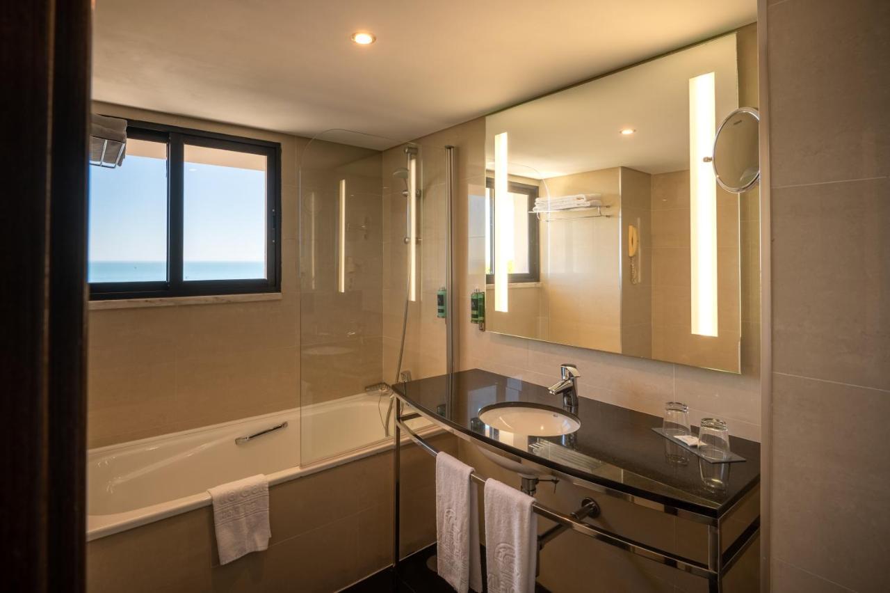 Suite Junior con vistas al mar y balcón