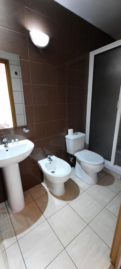 Quarto Duplo com Casa de Banho Privativa