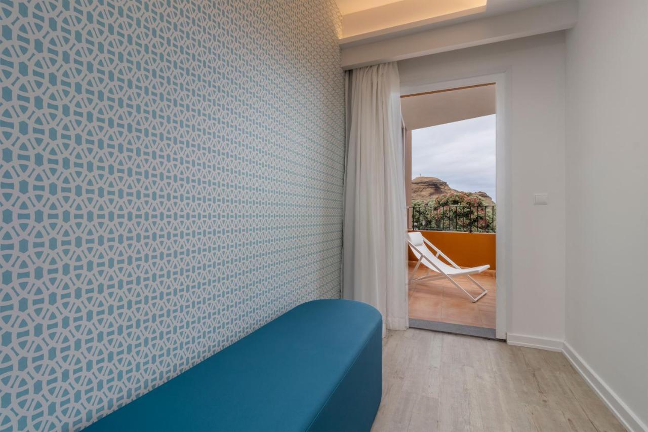 Deluxe Twin Room with Sea View