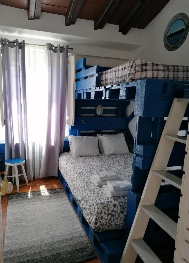 Basic Triple Room with Shared Bathroom