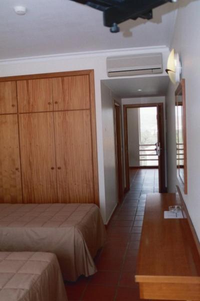 Twin Room with Sea and Mountain View