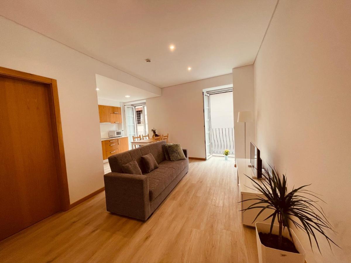 Apartamento com Varanda