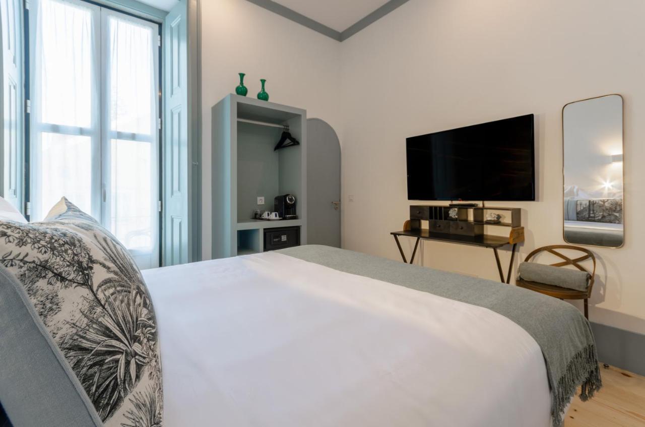 Superior Room with Balcony and City View