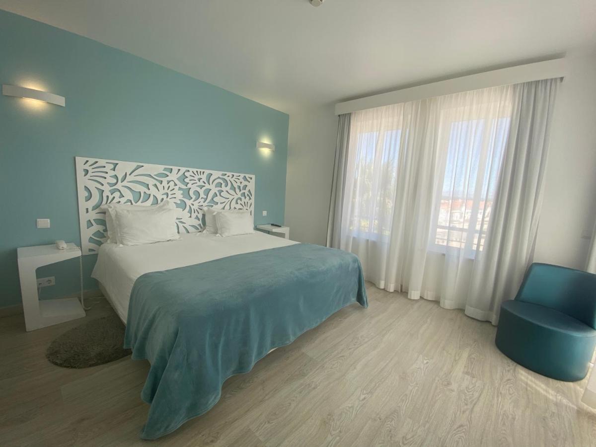 Doppelzimmer mit Terrasse und Blick ins Land