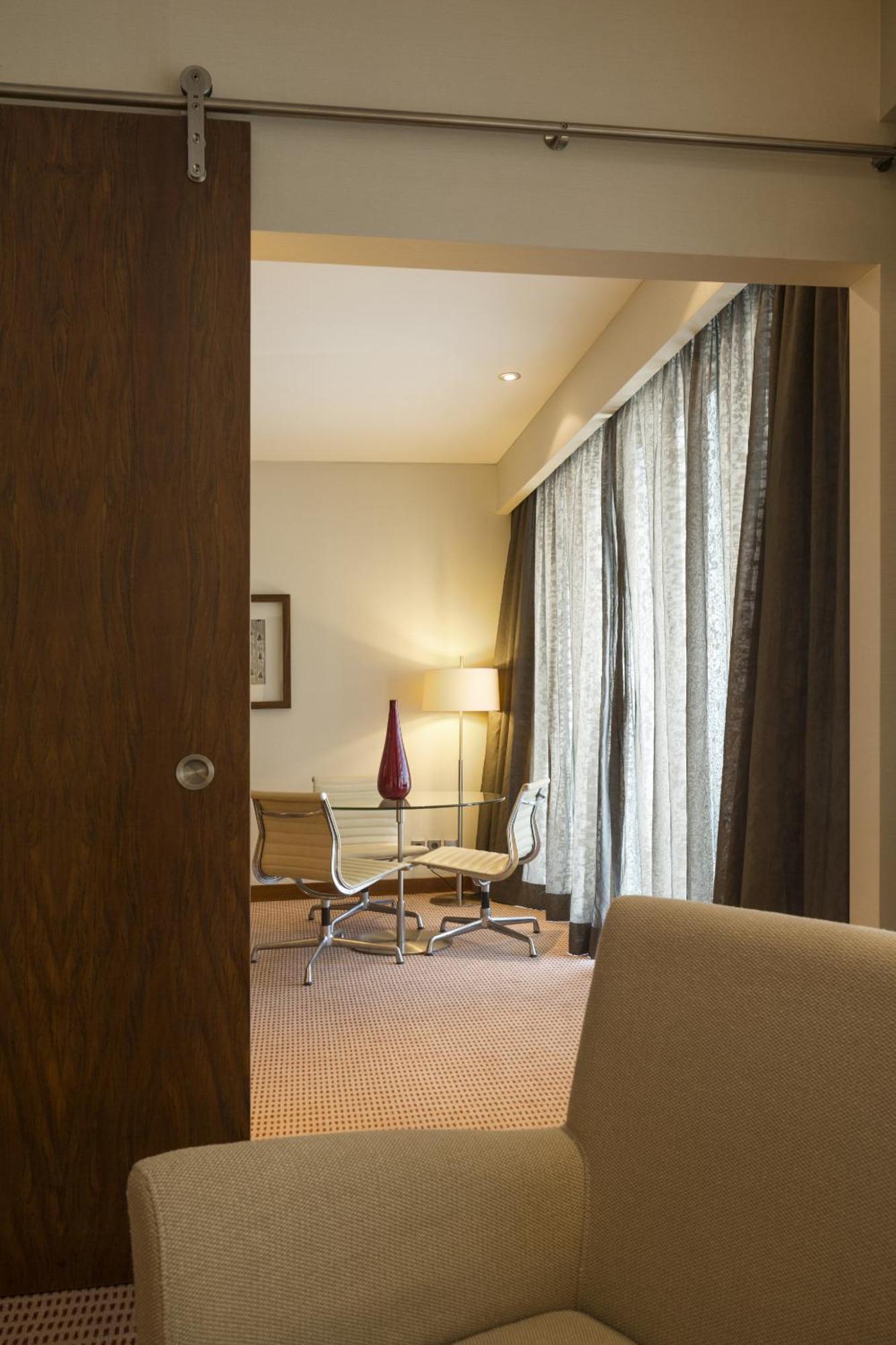 Suite Familiar (2 Adultos + 2 Crianças até 12 anos)