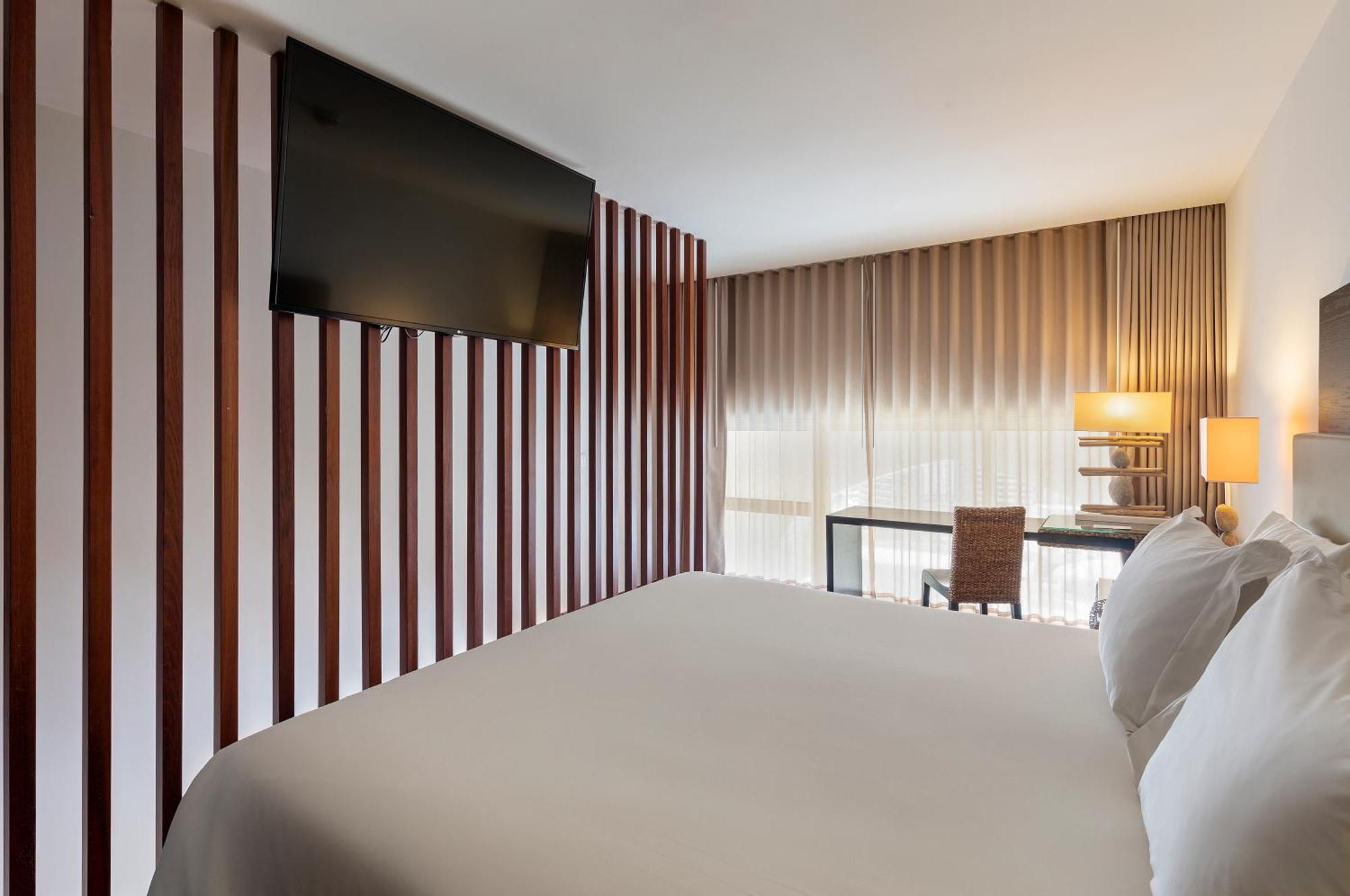 One-Bedroom Suite with Vilamoura Sea View - Top Floor