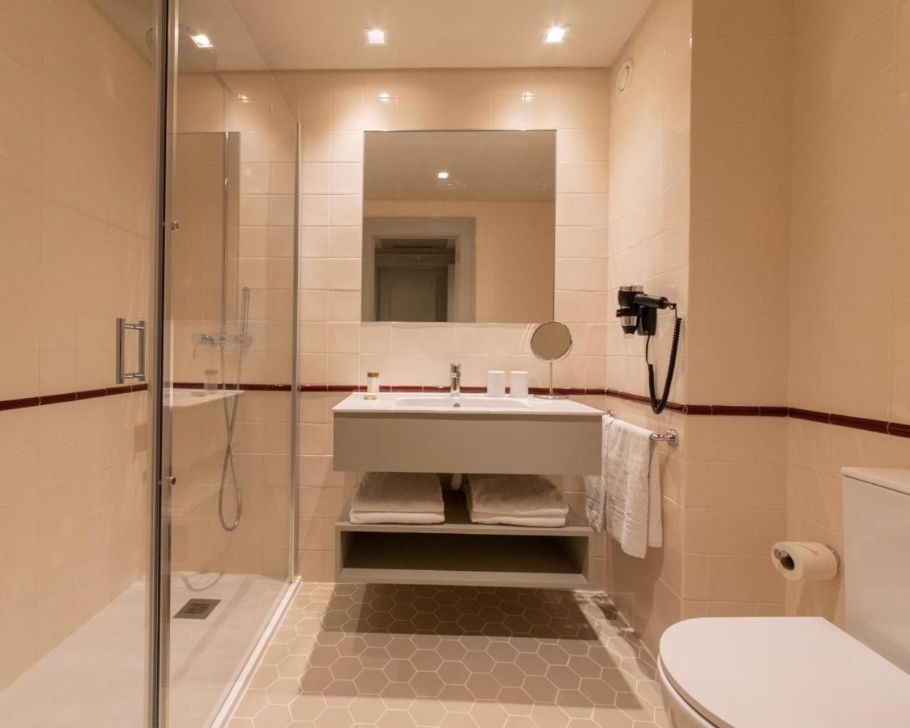 Quarto Duplo com Vista Jardim