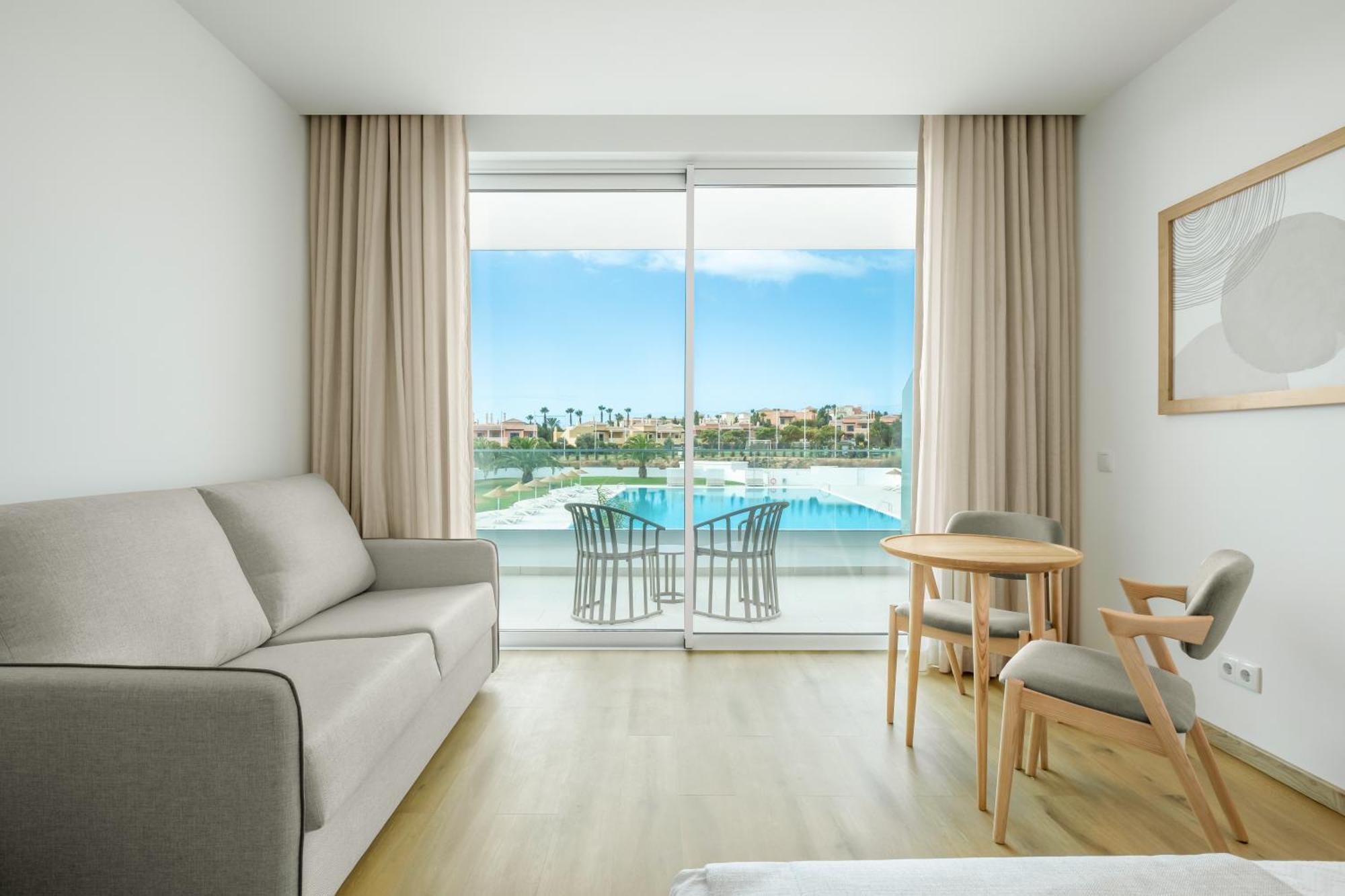Twin Room with Pool View
