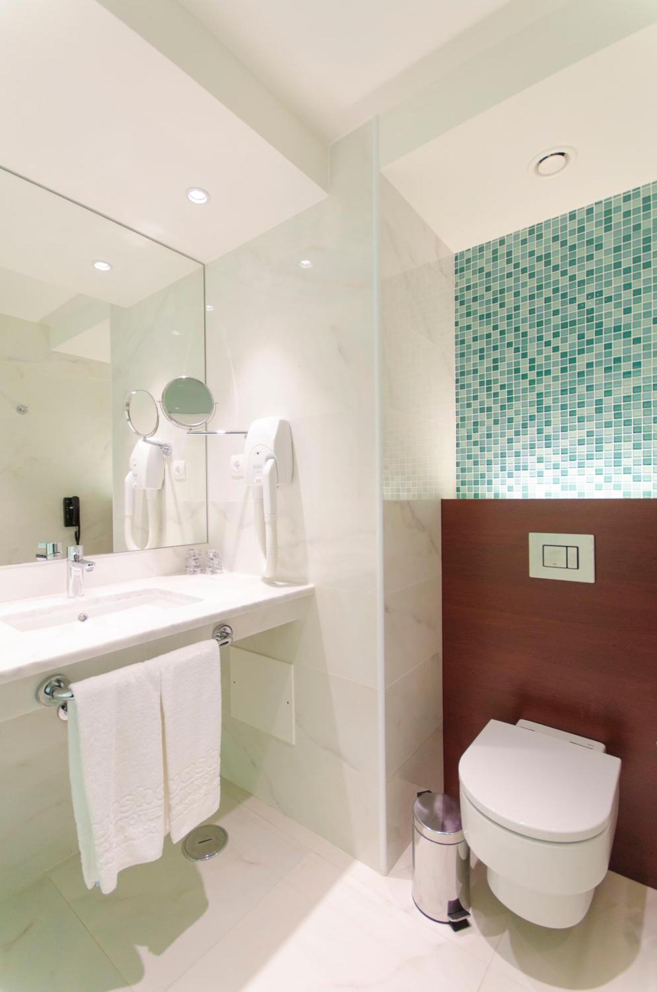 Quarto Twin Plus (4 Adultos + 1 Criança)