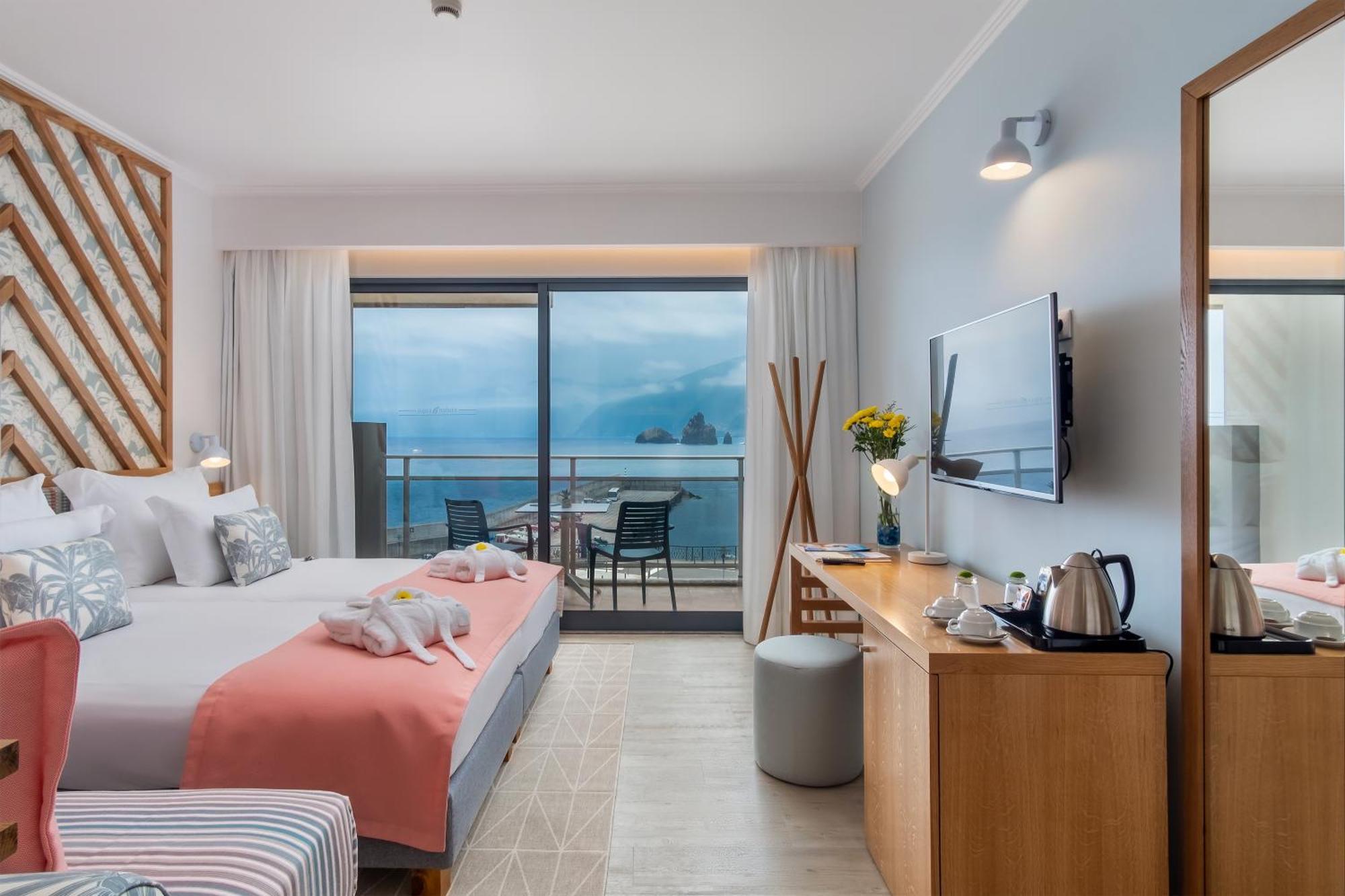 Superior Double or Twin Room with Sea View