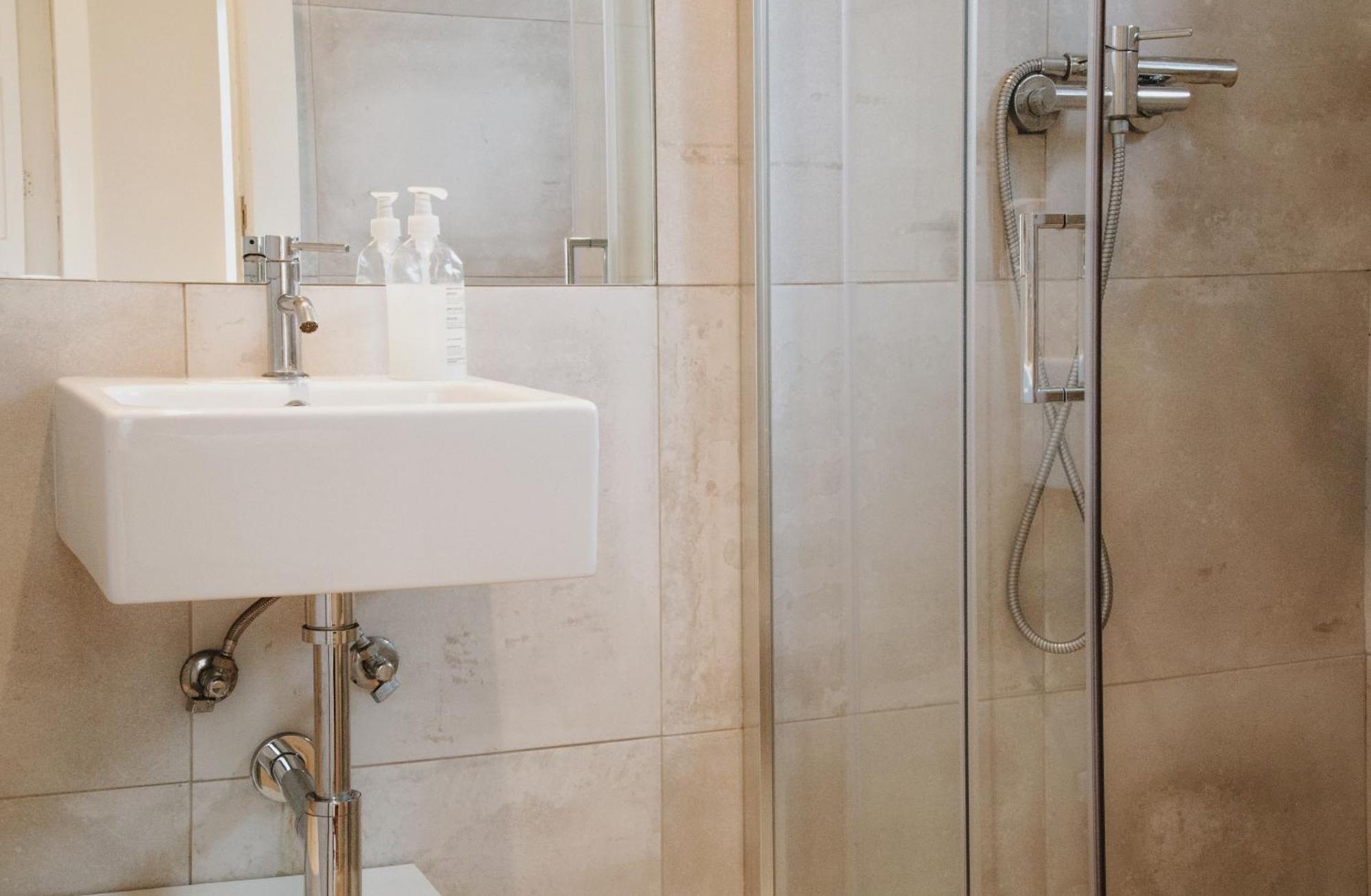 Twin Room Private Bathroom
