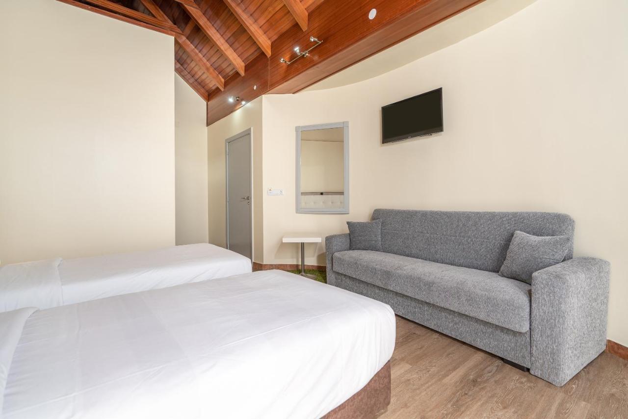 Double or Twin Room Partial Sea View