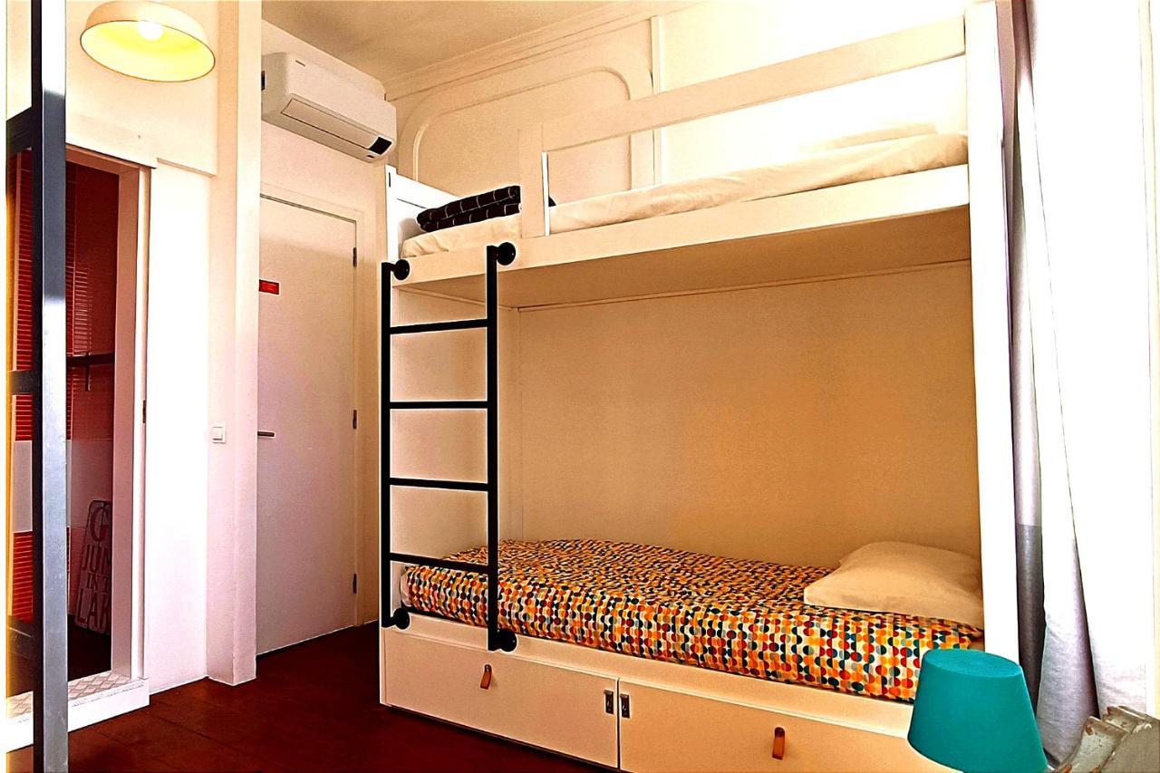 Bed 4-Bed Mixed Dormitory Room Private Bathroom