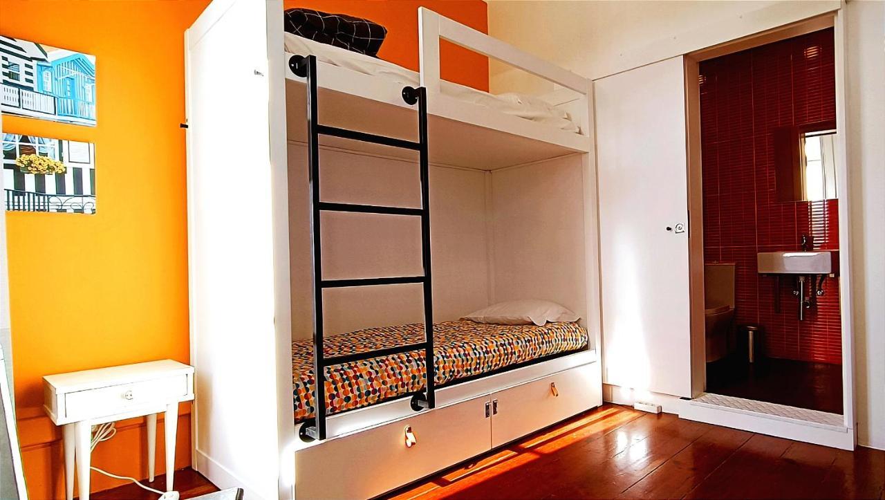 Bed 4-Bed Mixed Dormitory Room Private Bathroom
