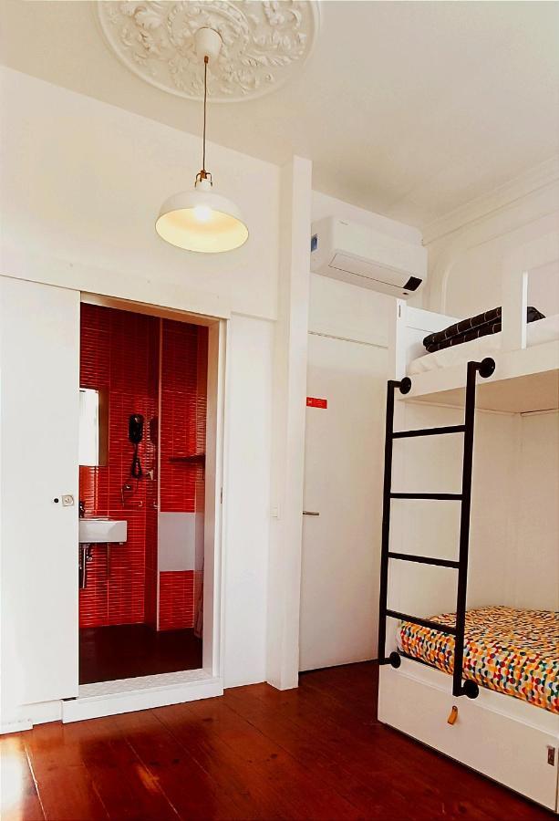 Bed 4-Bed Mixed Dormitory Room Private Bathroom