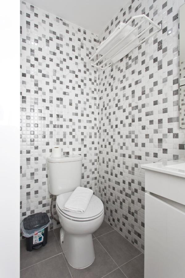Single Room Bathroom
