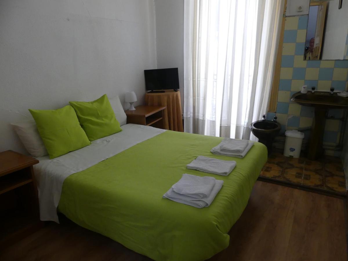 Quarto Duplo com Casa de Banho Partilhada