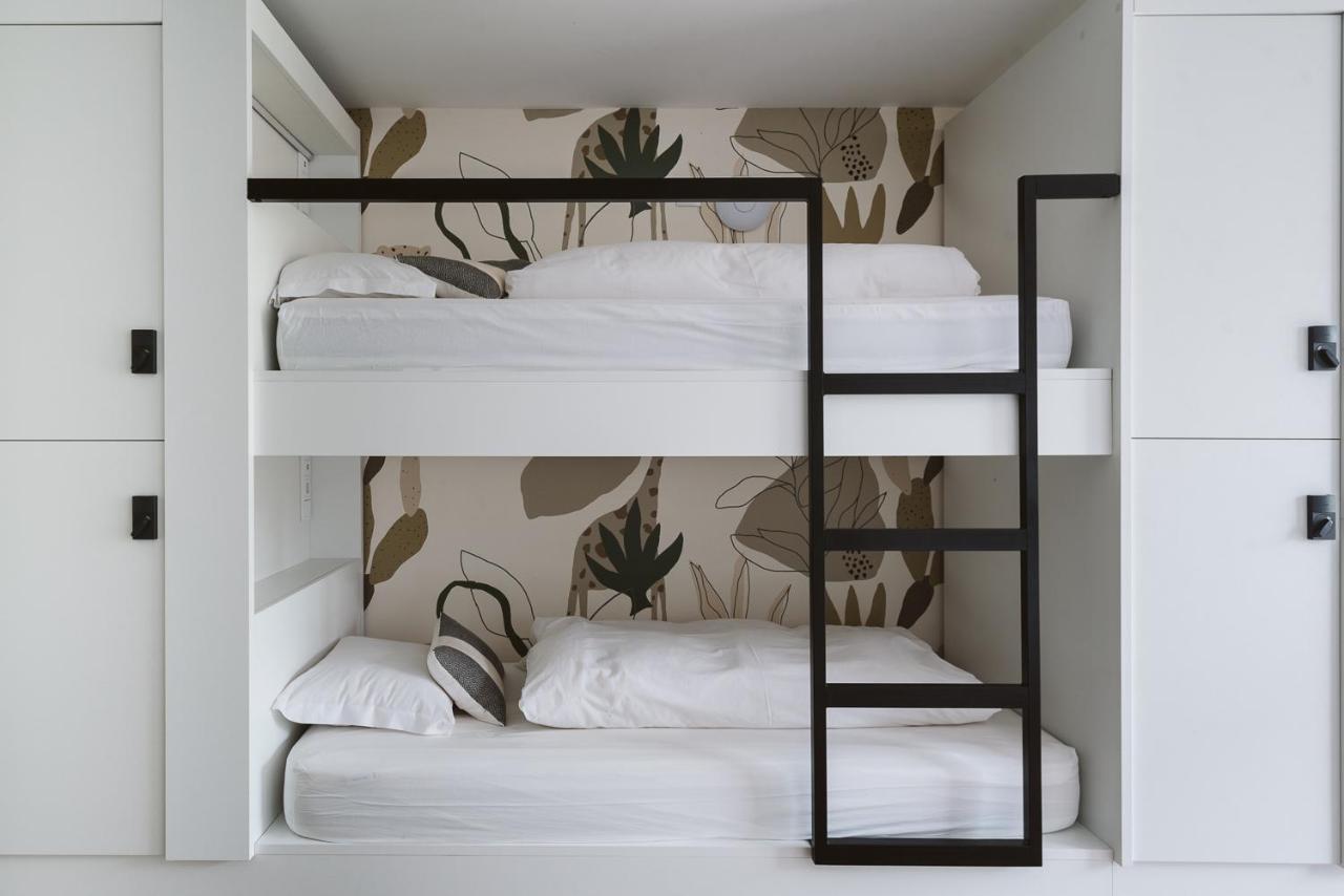 Bed 10-Bed Female Dormitory Room