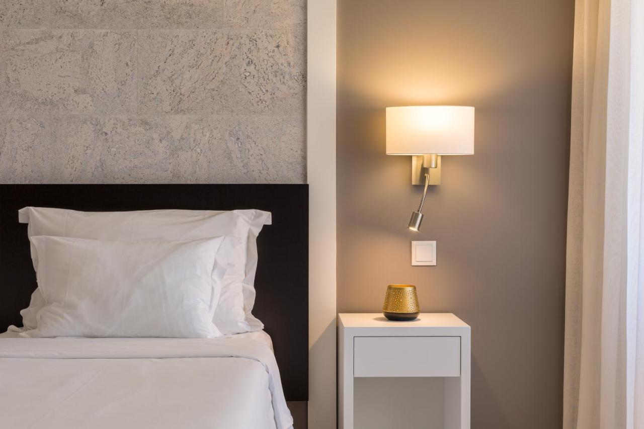 Twin Room - Disability Access and no balcony