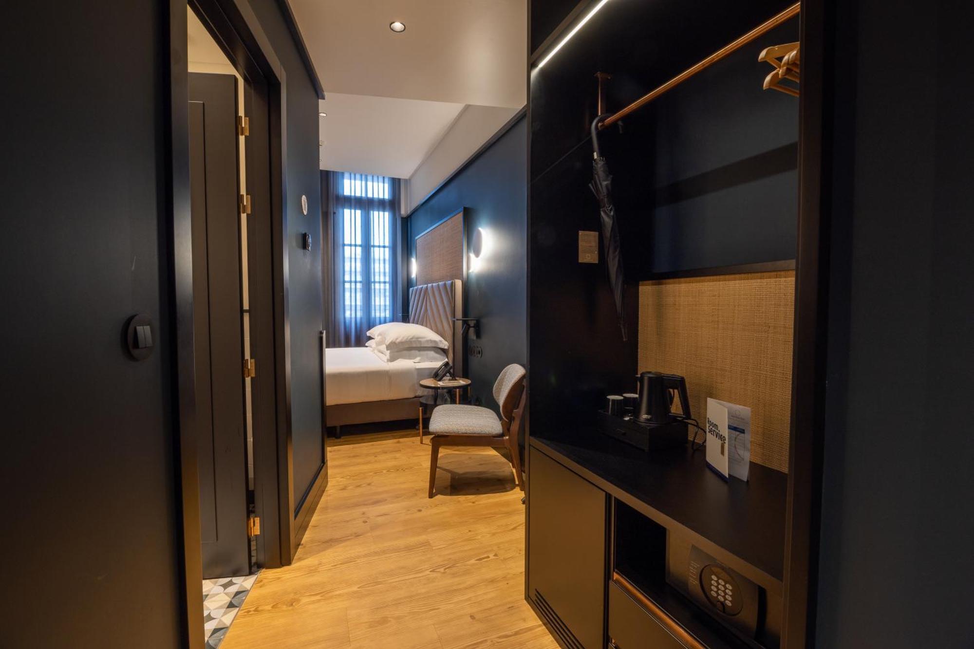 Double Room Aliados View