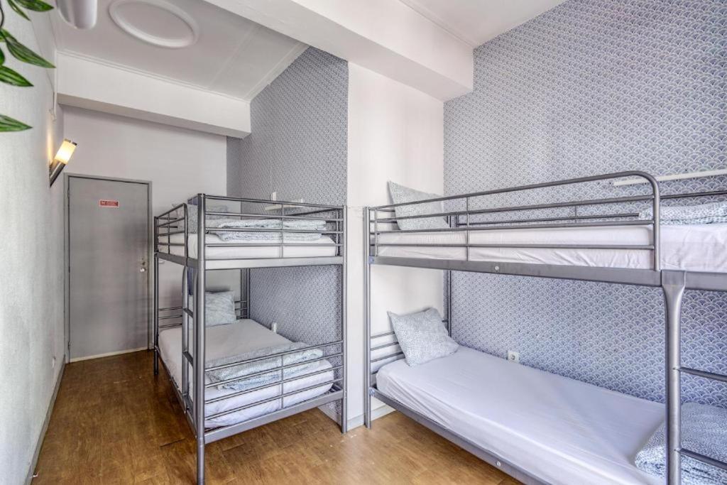 Single Bed 4-Bed Dormitory Room