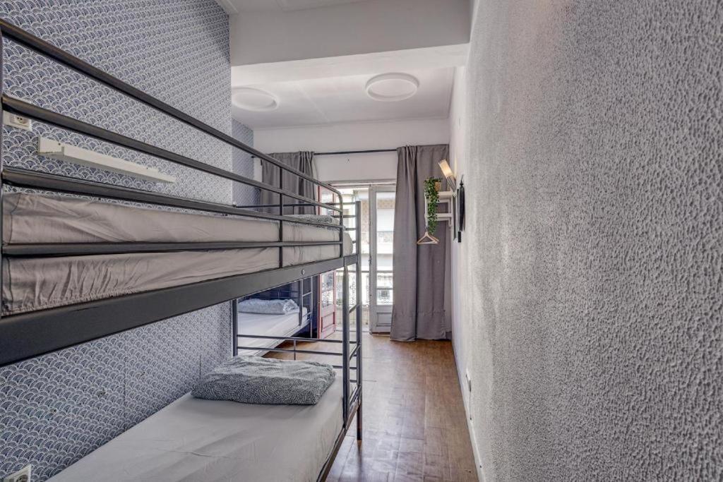 Single Bed 4-Bed Dormitory Room