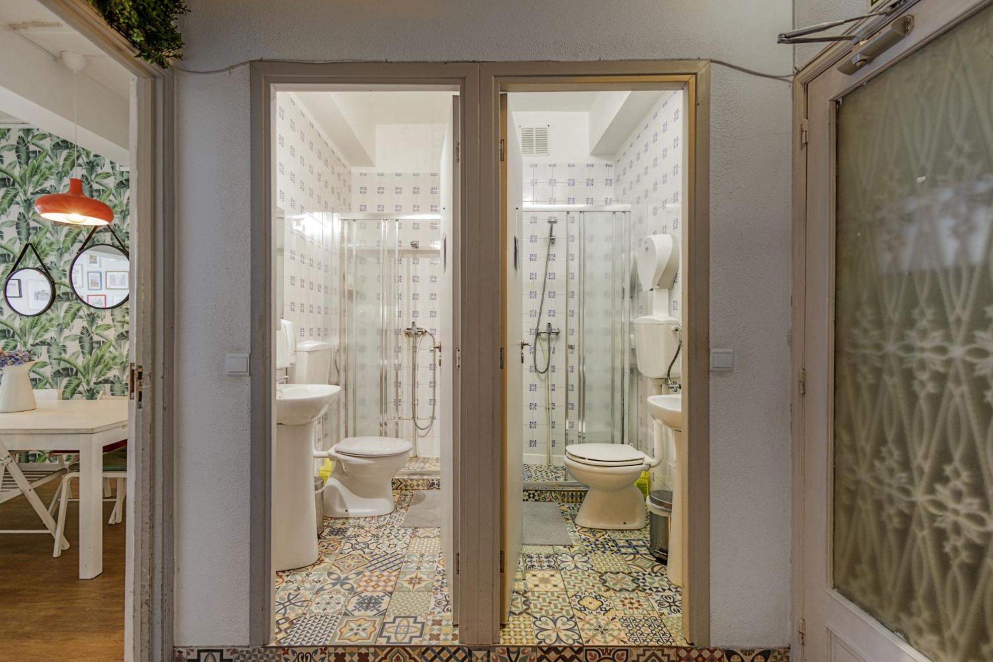 Quarto Duplo com Casa de Banho Partilhada