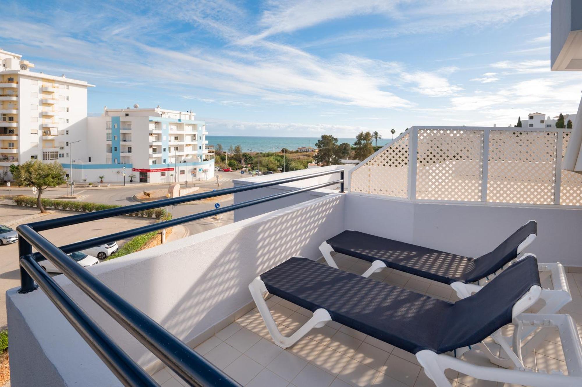 Suite Junior (2 adultos + 2 niños)