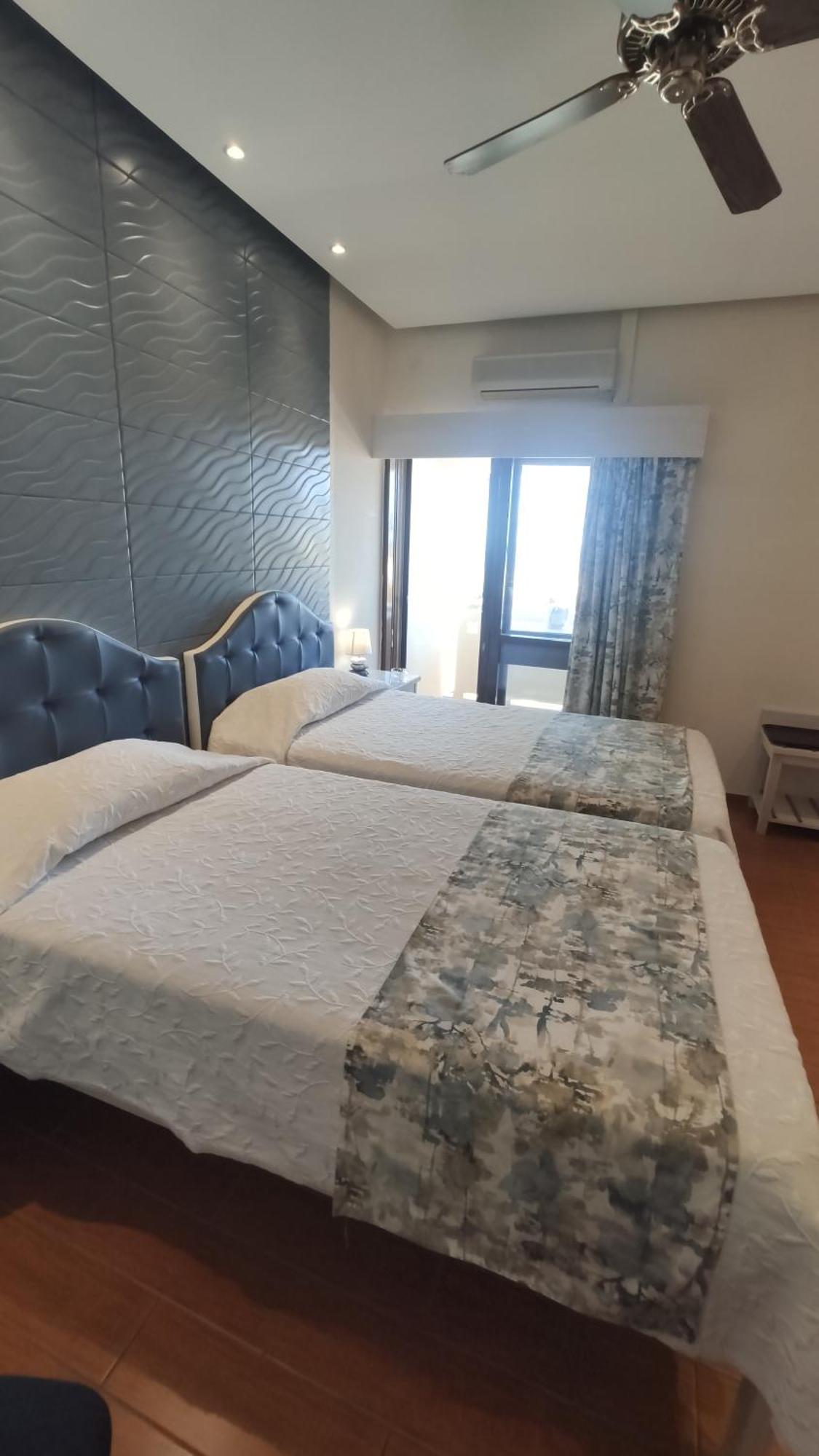 Superior Twin Room Balcony Sea or River View