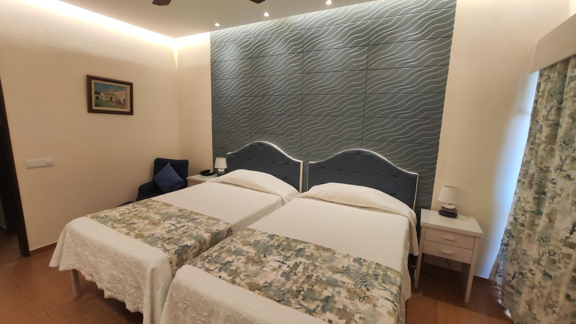 Superior Twin Room Balcony Sea or River View