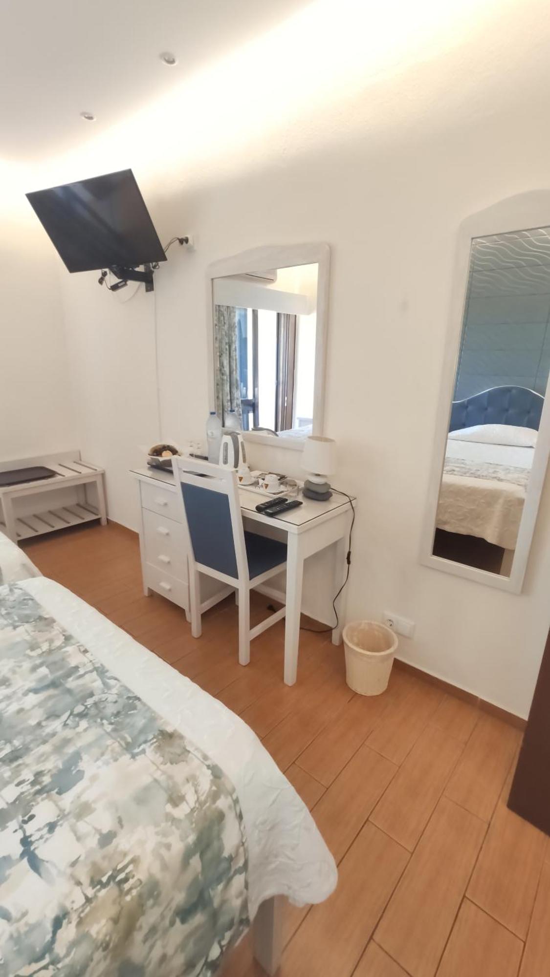 Superior Twin Room Balcony Sea or River View