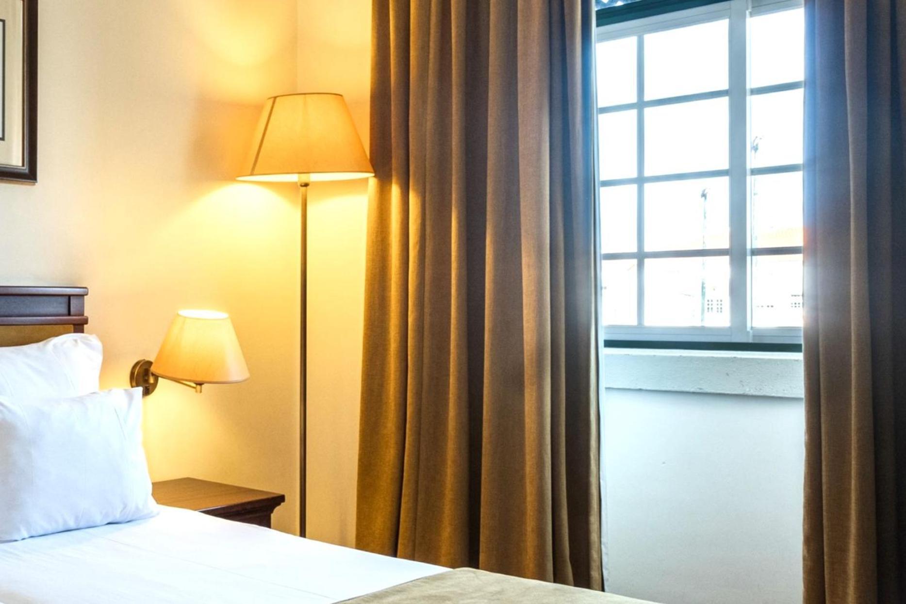 Twin Room with Sea View (3 Adults)