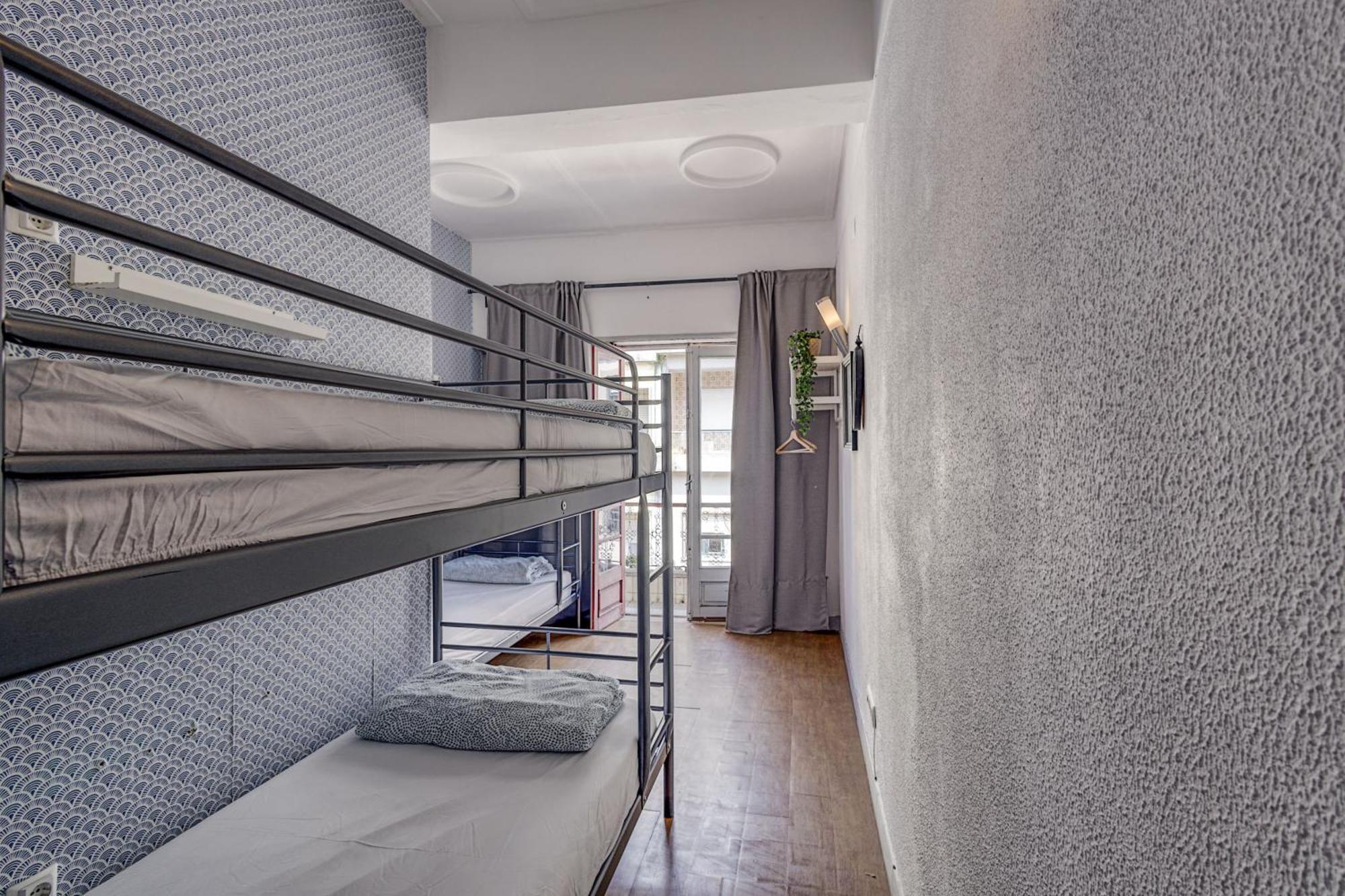 Bed 8-Bed Mixed Dormitory Room