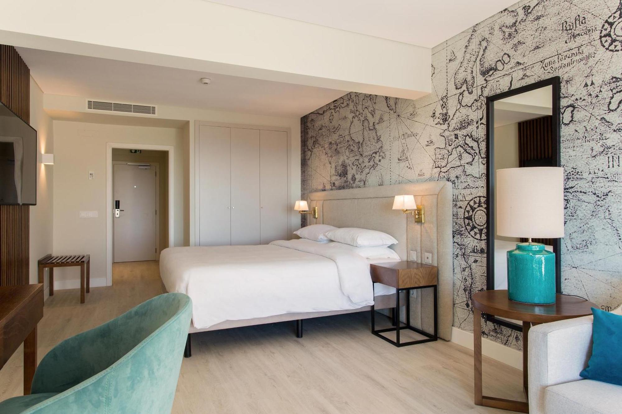 Familienzimmer mit 1 Queensize-Bett, Schlafsofa und Balkon