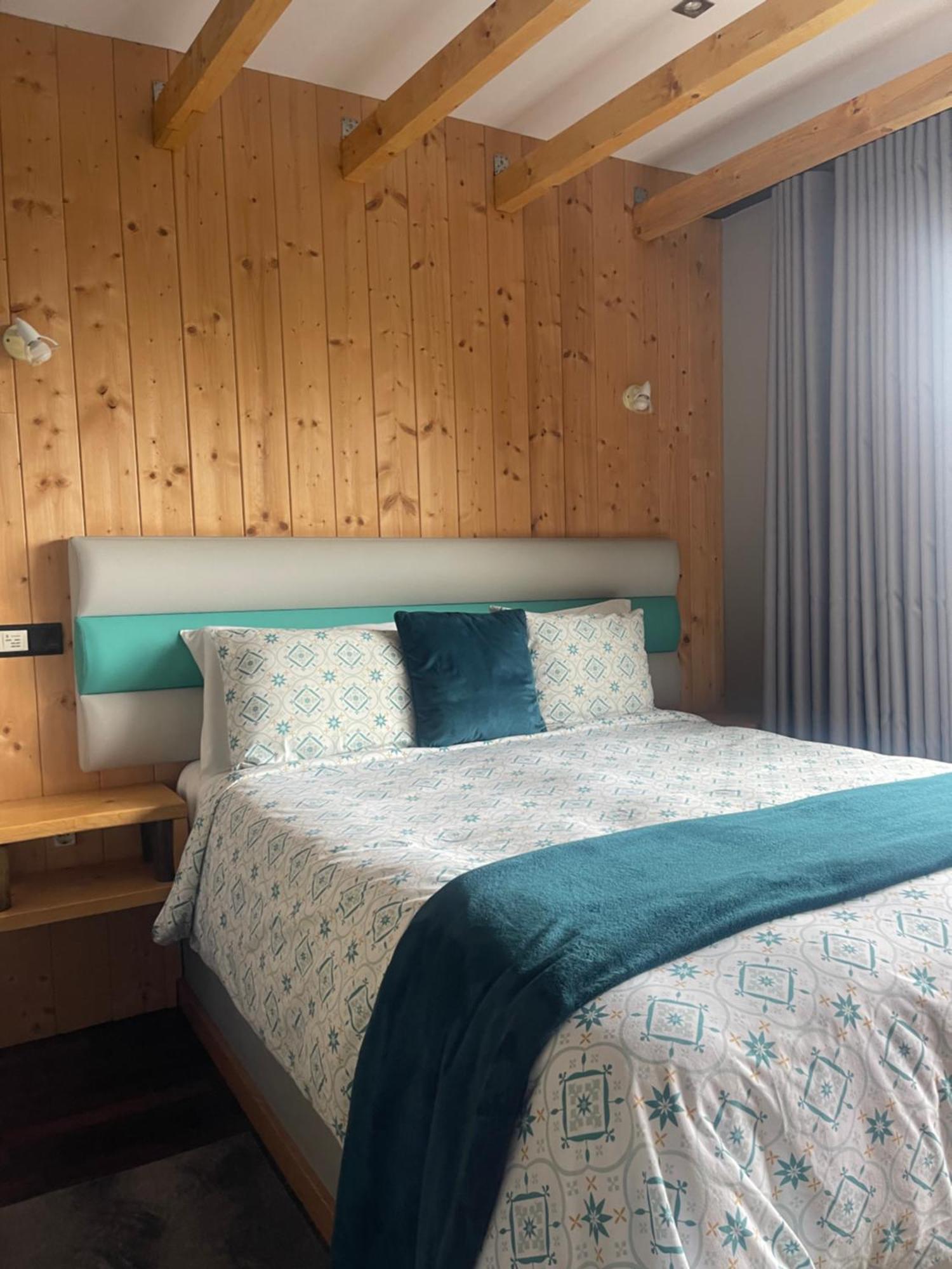 Double Room Mountain View