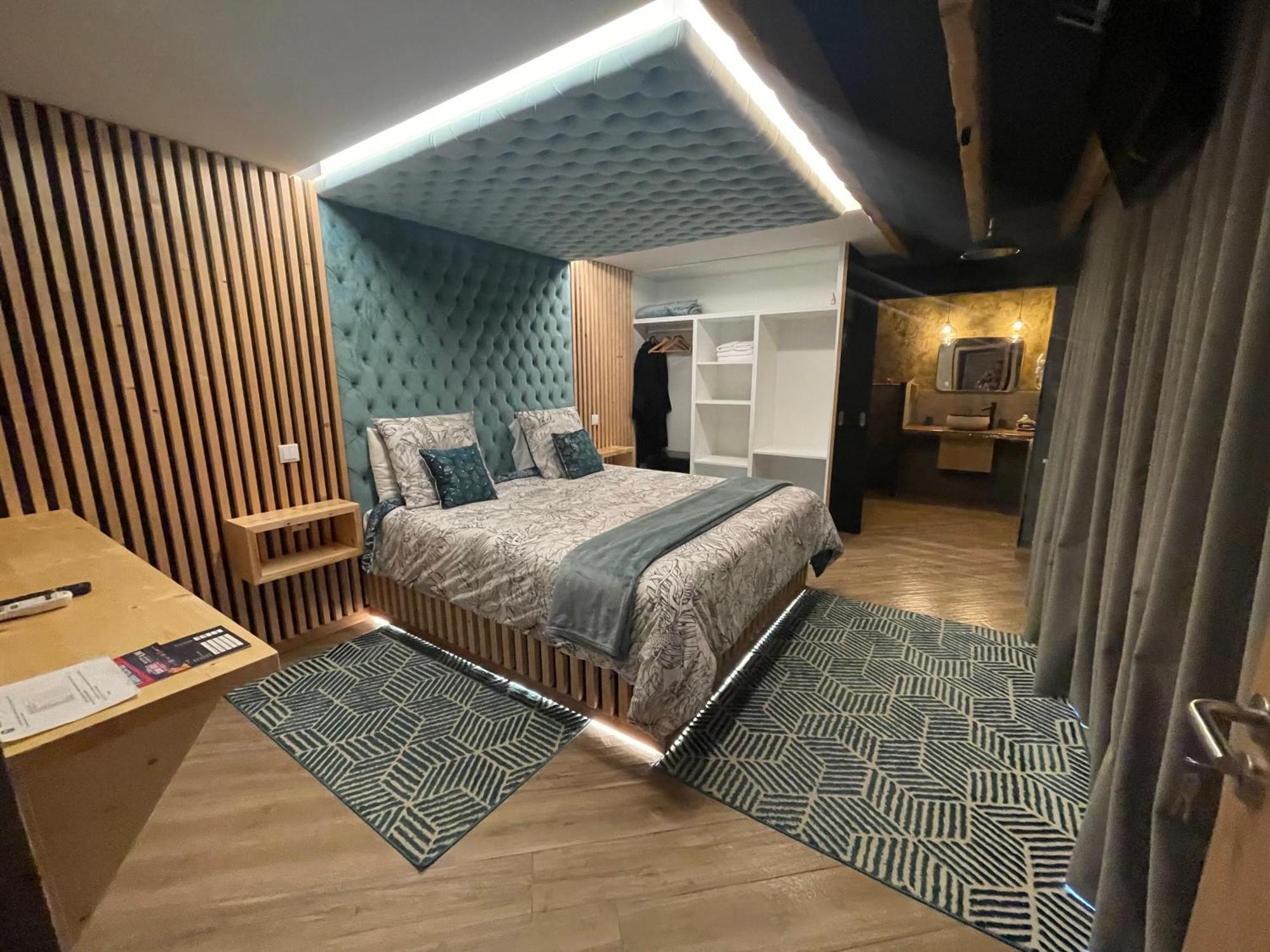 Double Room Mountain View