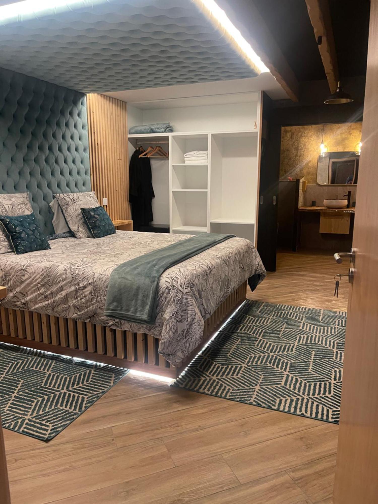 Double Room Mountain View