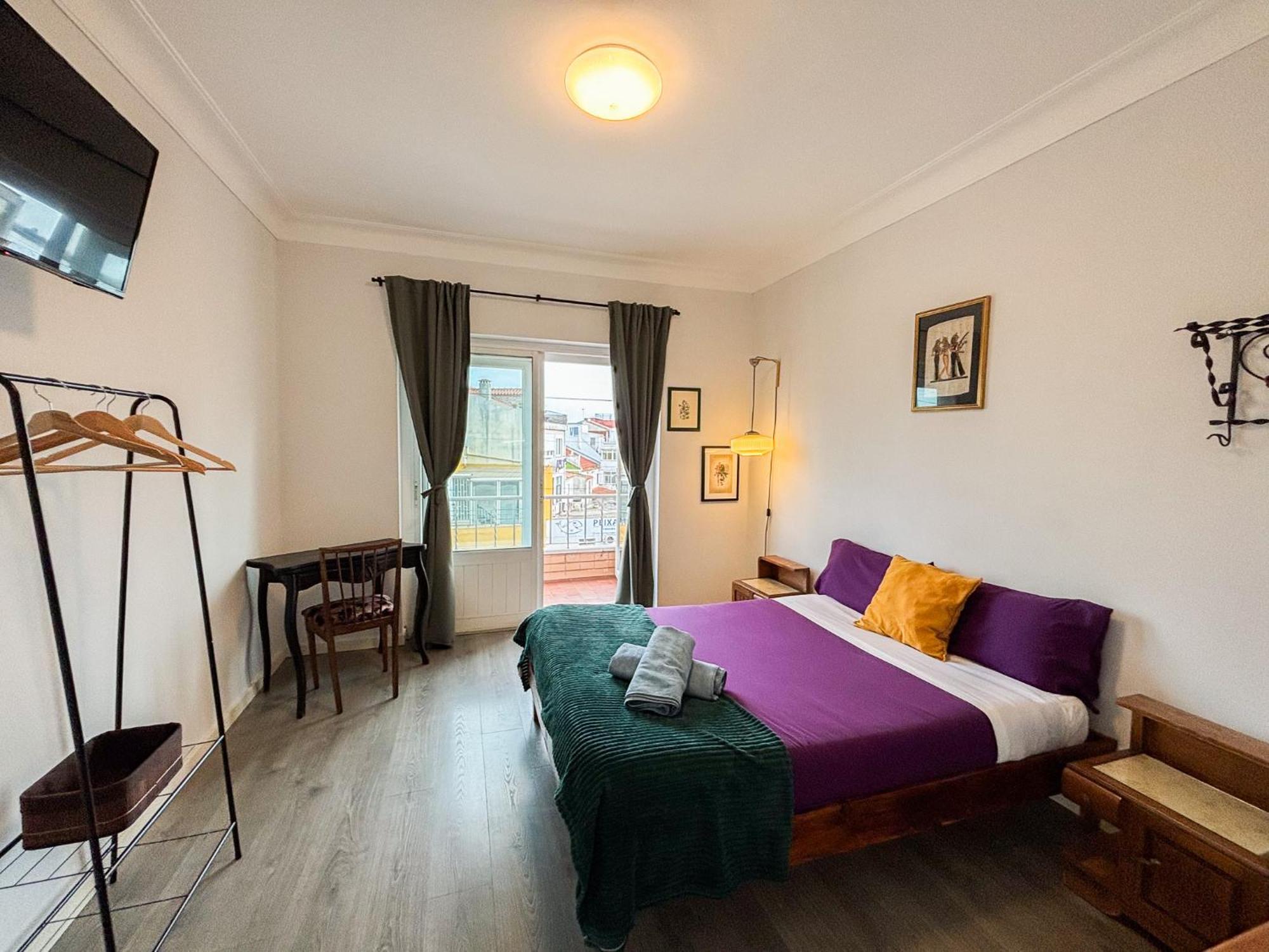 Quarto Duplo com Casa de Banho Partilhada