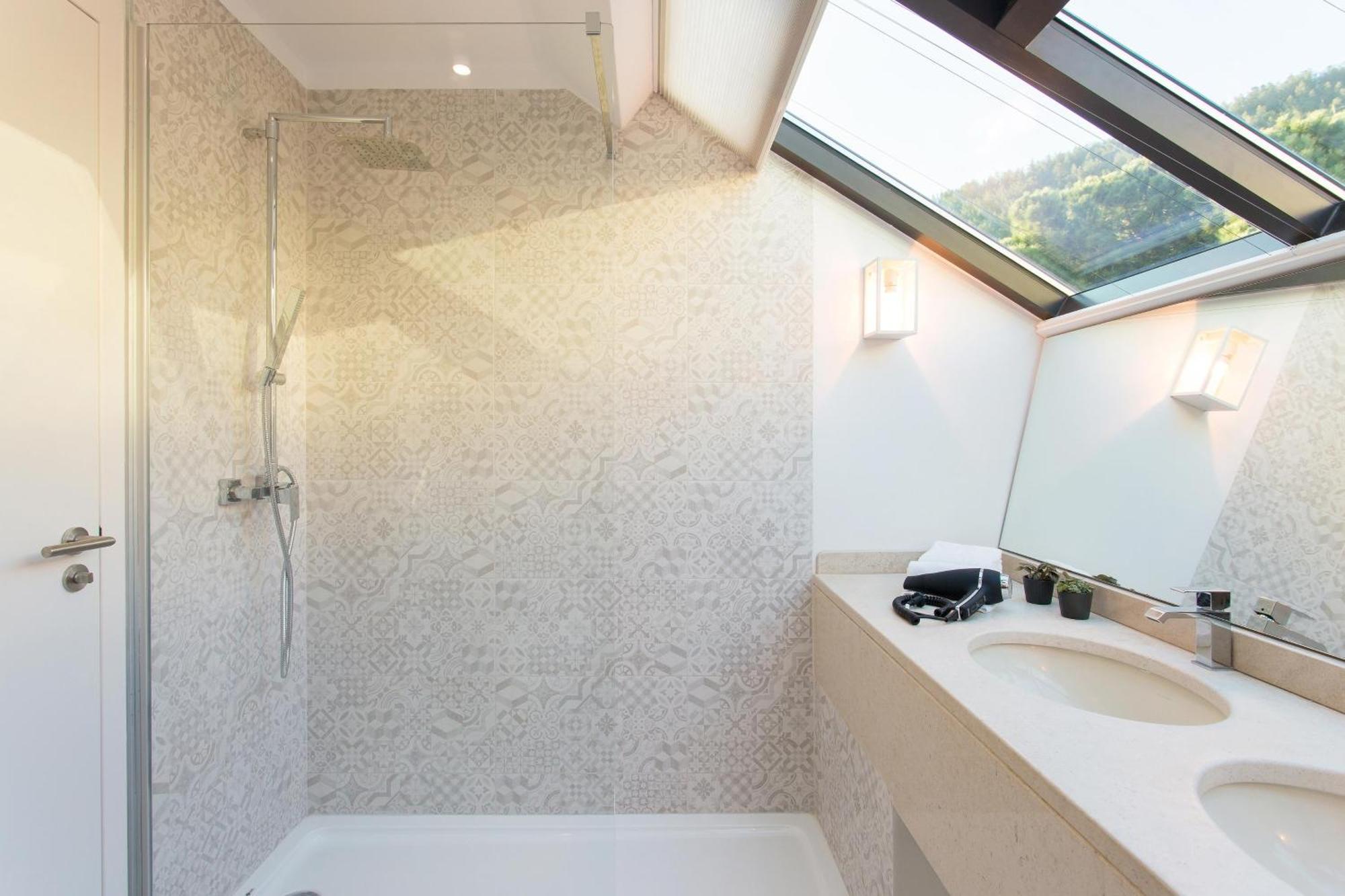Suite mit 2 Schlafzimmern, Poolblick und 2 Balkonen