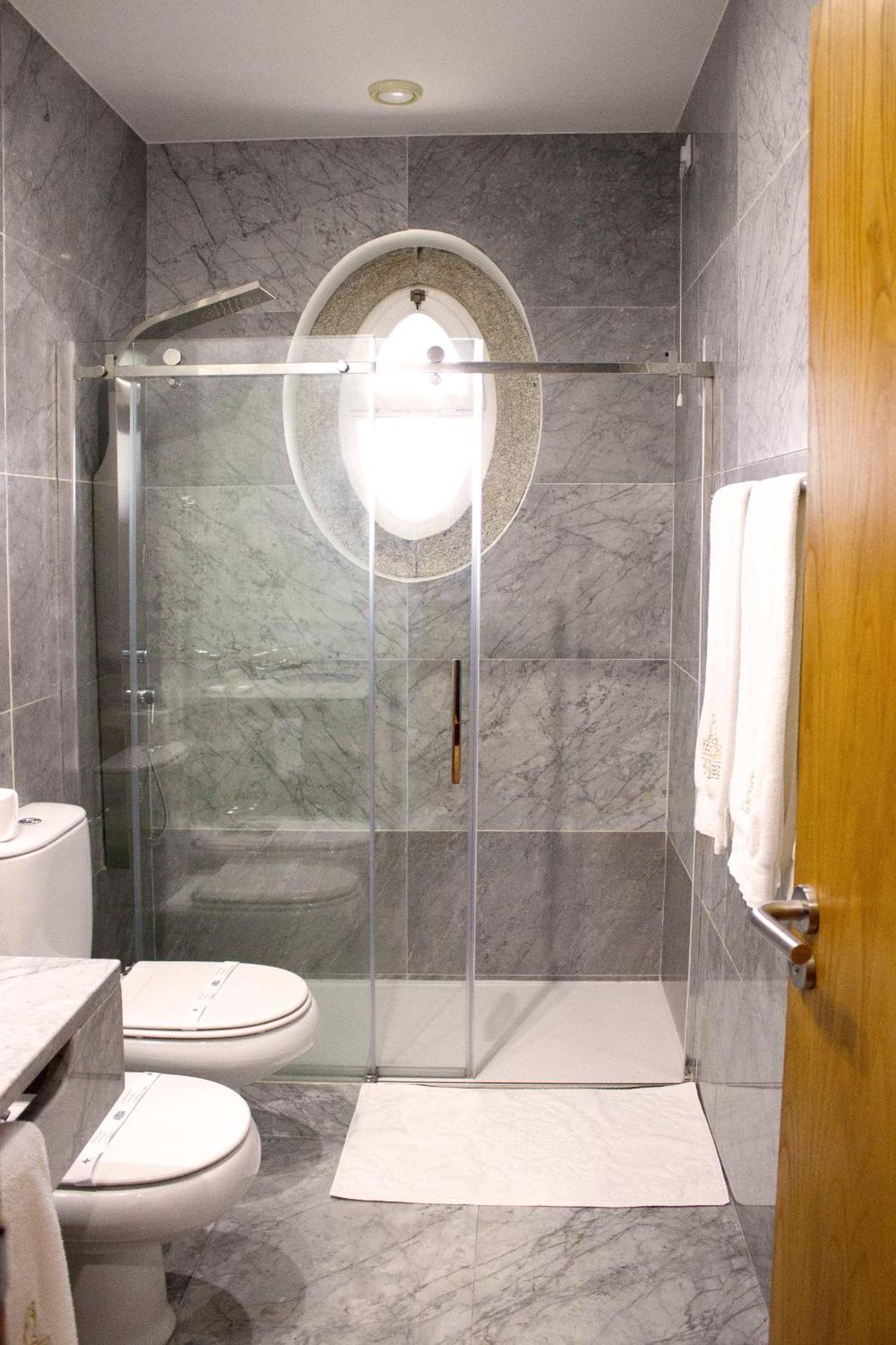 Habitación Doble con cama supletoria (3 adultos)