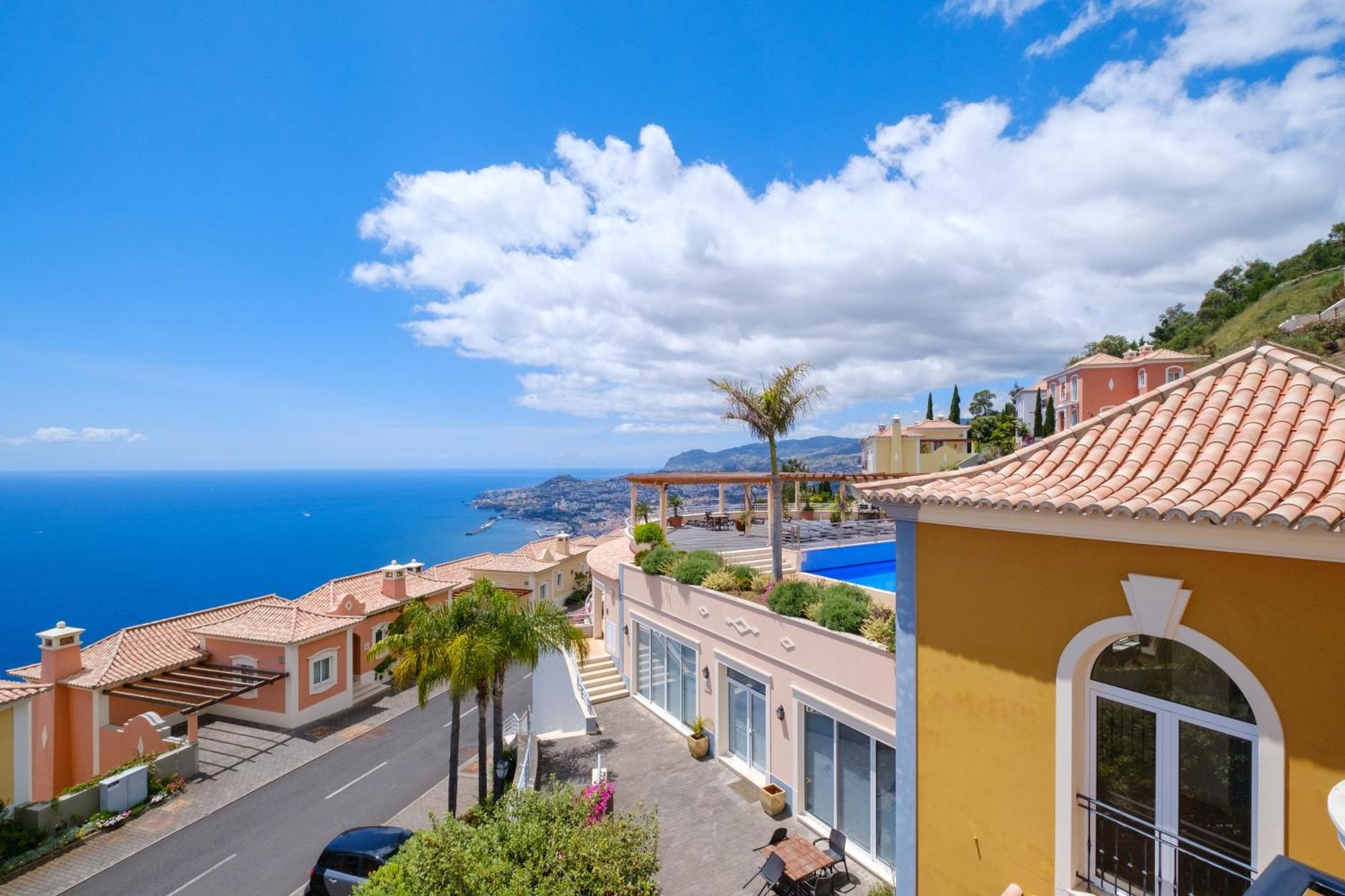 Apartment mit 3 Schlafzimmern und Meerblick