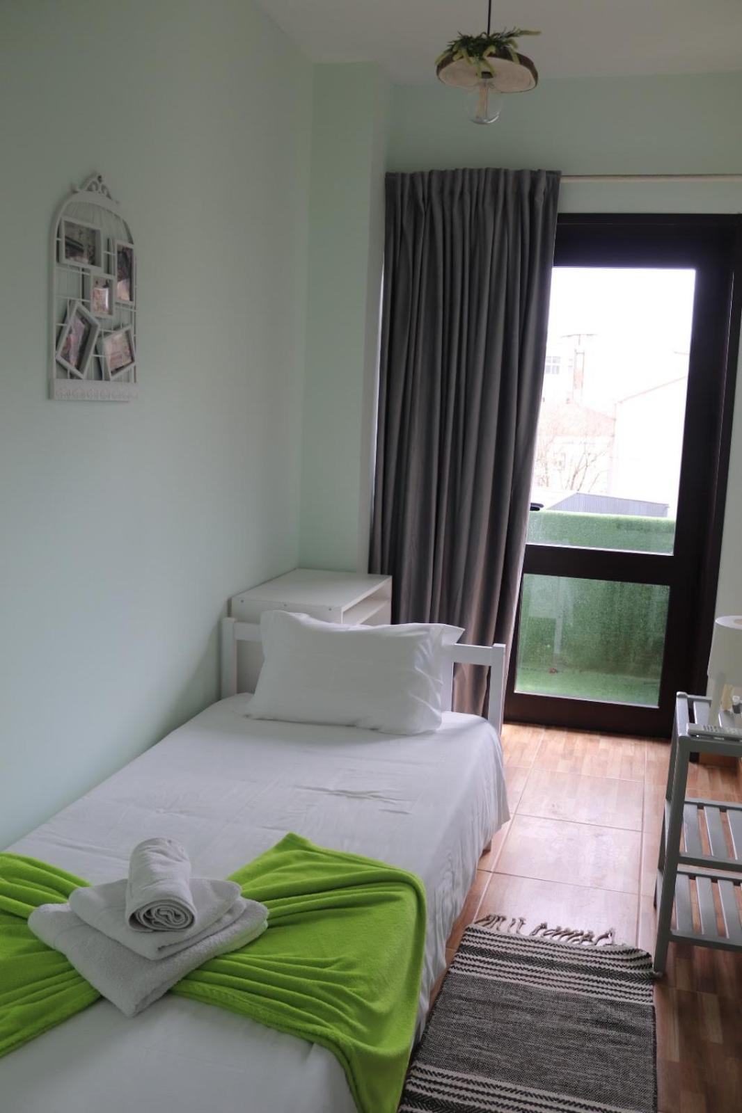 Single Room,1658109018:JPEG